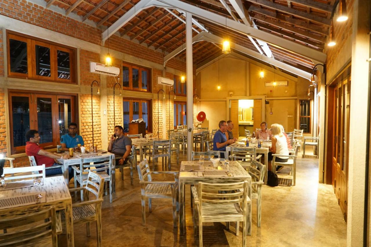 Olinia Airport Hotel Katunayaka Kültér fotó